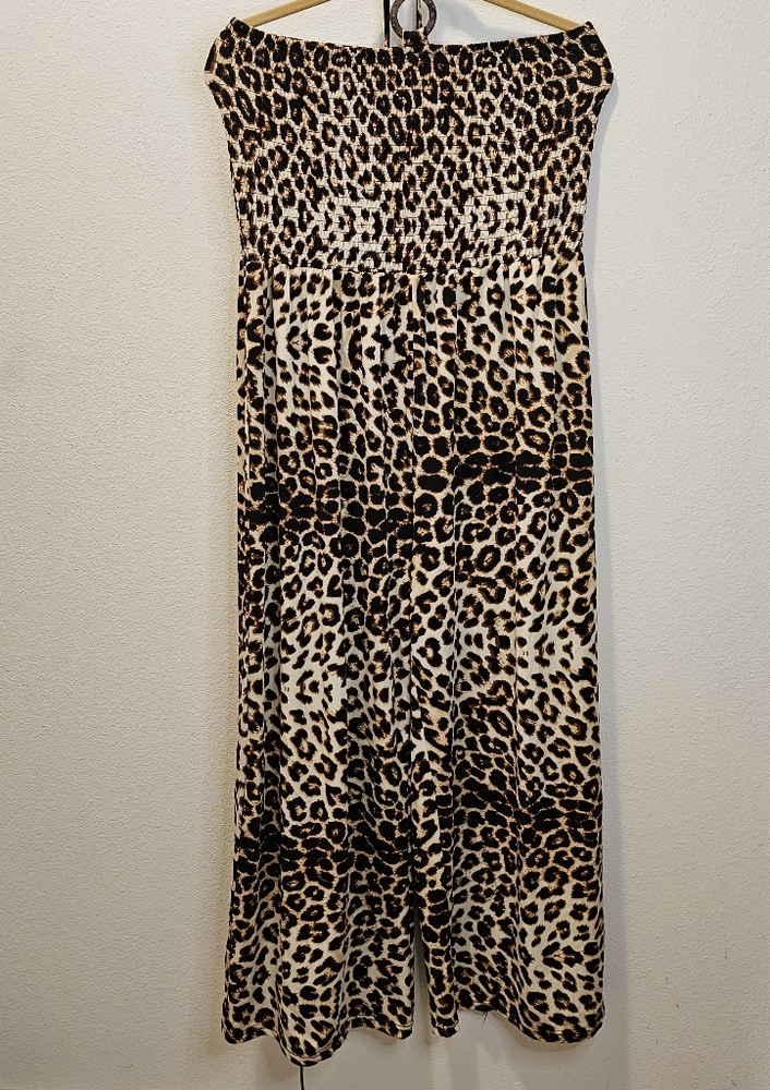 Animal Print jumpsuit with flared legs and crop top. Size 3X